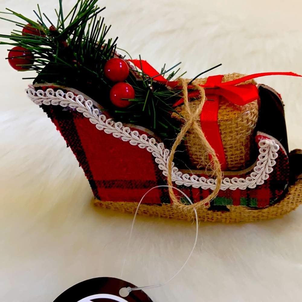 Cute sleigh ornament